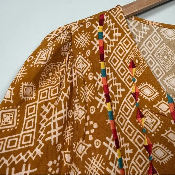 Savanna Jane Rayon Blouse, Embroidered Details, Size L, Excellent Condition - Picture 5 of 10